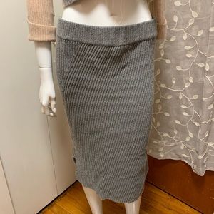 Madewell skirt size  M color gray